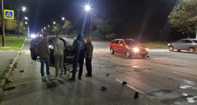 Массовая авария во Владимире: водитель иномарки снёс 2 машины и сбил пешехода