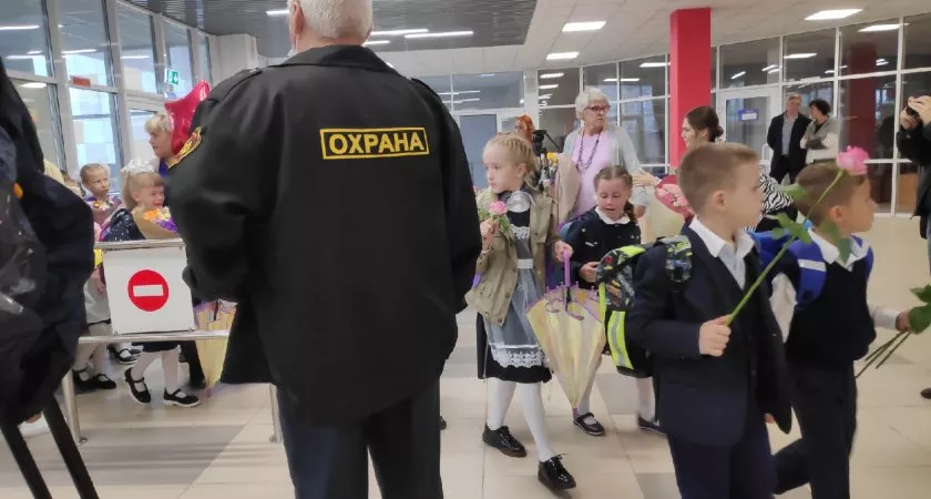 Фото к статье: После трагедии в Ижевске во Владимире проводят внеплановые проверки в садиках и школах