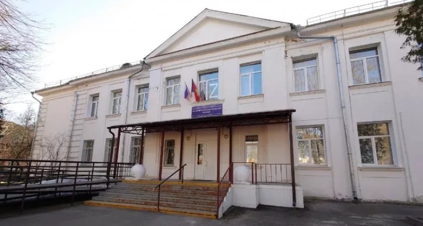 Фото к статье: Из-за отчисления владимирской студентки-мусульманки разгорелся скандал