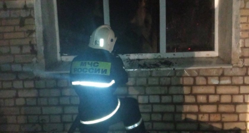 В Камешковском районе 15 пожарных ликвидировали возгорание в многоквартирном доме