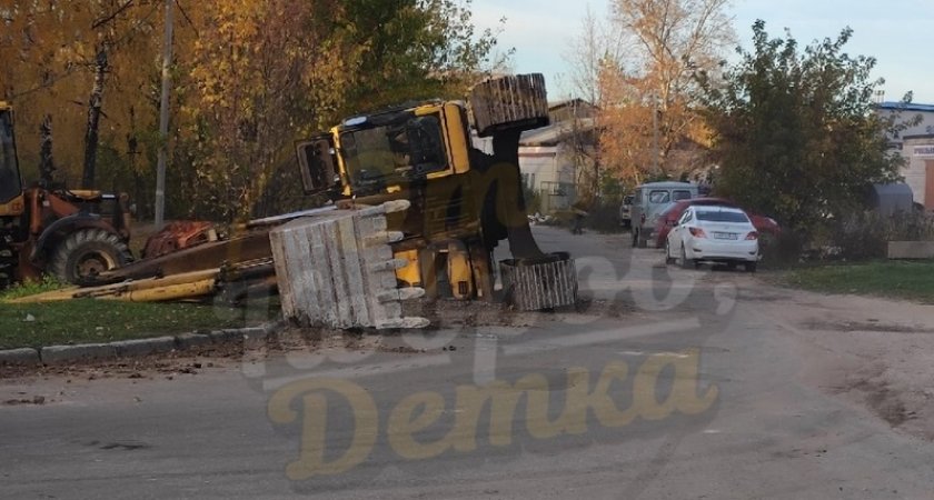 В Коврове опрокинулся экскаватор