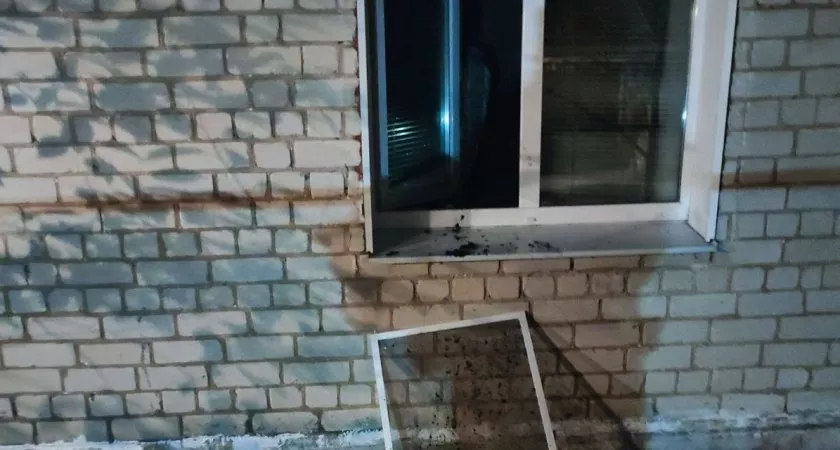 Фото к статье: В Коврове детская шалость привела к пожару в многоквартирном доме