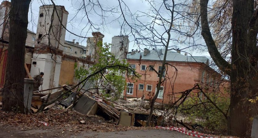 Александровские прокуроры добиваются сноса аварийной городской заброшки