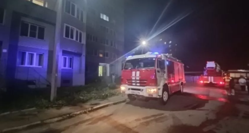Фото к статье: Во Владимире из пожара в многоэтажном доме эвакуировали 40 человек