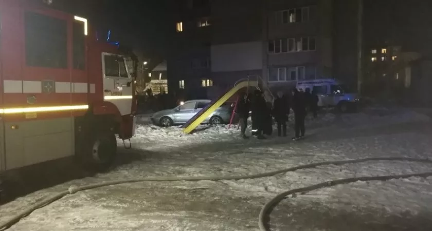Фото к статье: В Муроме из пожара в многоэтажке эвакуировали 10 человек