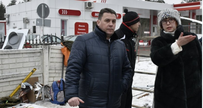 Дмитрий Наумов проверил установку большого светофорного объекта на Судогодском шоссе