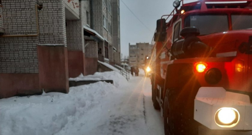 В Александровском районе из многоэтажки эвакуировали 15 человек