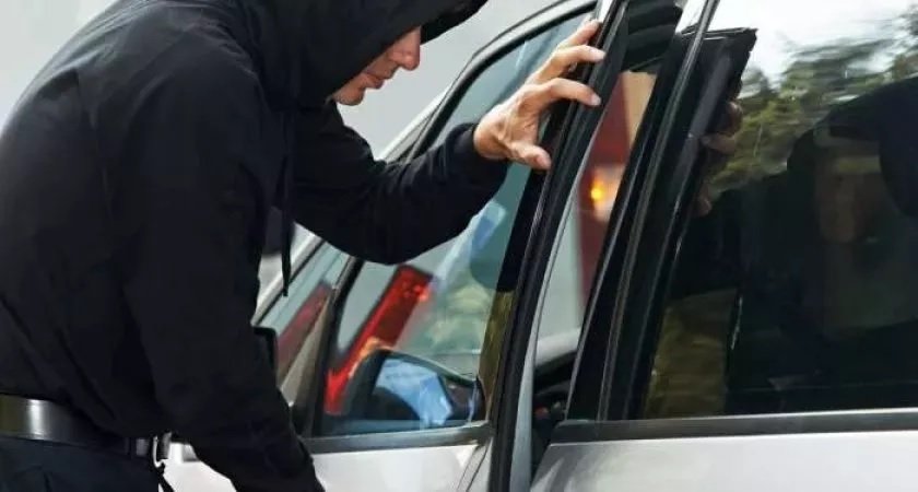 В Ковровском районе молодые горе-угонщики пытались дважды угнать авто и дважды облажались