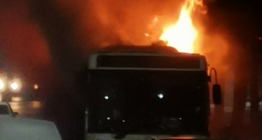 Озвучены две возможные причины пожара в рейсовом автобусе №24 во Владимире