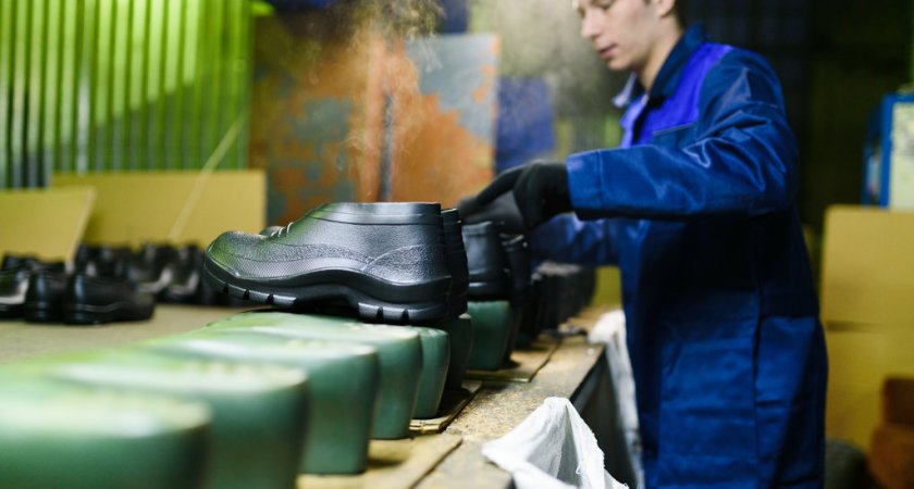 Работодателям Владимирской области требуются затяжчики обуви, такелажники, переводчики