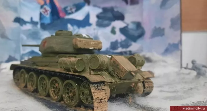 Фото к статье: Владимирские школьники сделали модели военной техники в честь юбилея Сталинградской битвы
