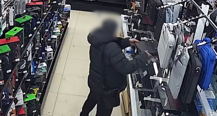 Во Владимире на камеру попались воришки ноутбуков