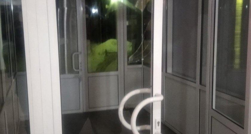 В Вязниках ссора друзей завершилась актом вандализма на вокзале