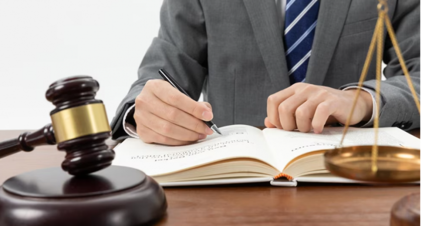 Как нанять юриста: советы малому бизнесу и не только