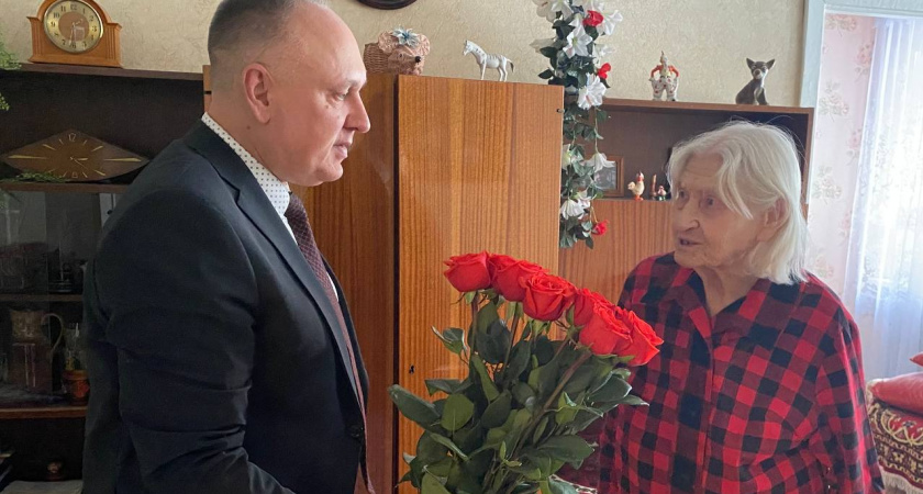 Во Владимире поздравили с Международным женским днем 103-летнюю землячку