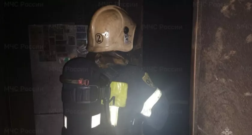 Фото к статье: Во Владимире из пожара в многоквартирном доме эвакуировали 12 человек