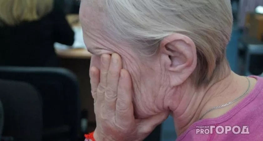 В Александровском районе мужчина украл у 93-летней бабушки почти полмиллиона рублей