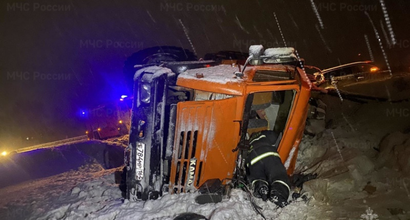 На трассе М-7 в Гороховецком районе в результате ДТП опрокинулся грузовик 