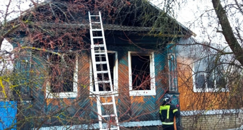 В Вязниковском районе при пожаре в дачном доме пострадали 2 человека