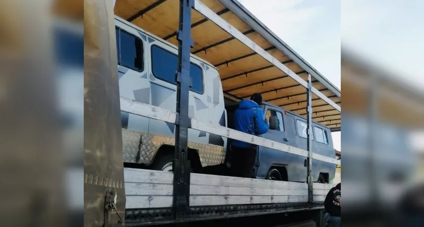 Фото к статье: Жители Гусь-Хрустального собрали для бойцов СВО доски, печки и два УАЗика