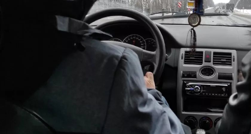 Фото к статье: В России хотят ввести крупные штрафы за скручивание пробега у авто