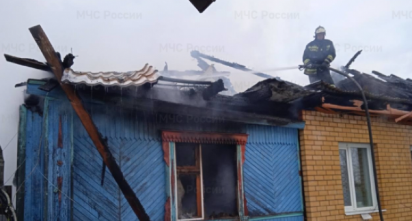 Пожар в Гусь-Хрустальном едва не уничтожил жилой дом полностью