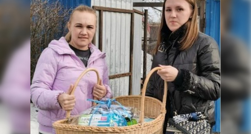 Во Владимирской области для родившихся у бойцов СВО детей собирают "Корзину аиста"