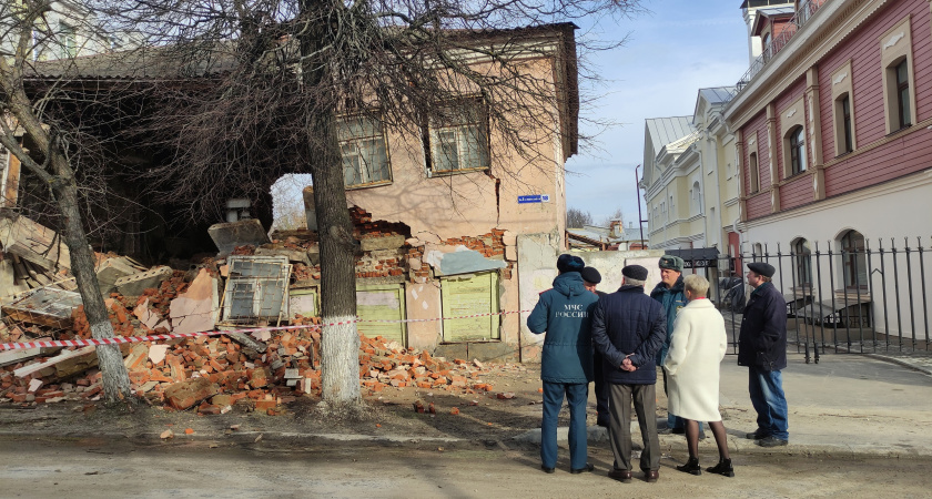 В центре Владимира рухнул двухэтажный дом
