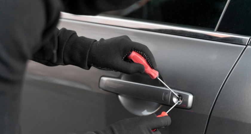 Во Владимире будут судить троих подростков за угон и грабёж