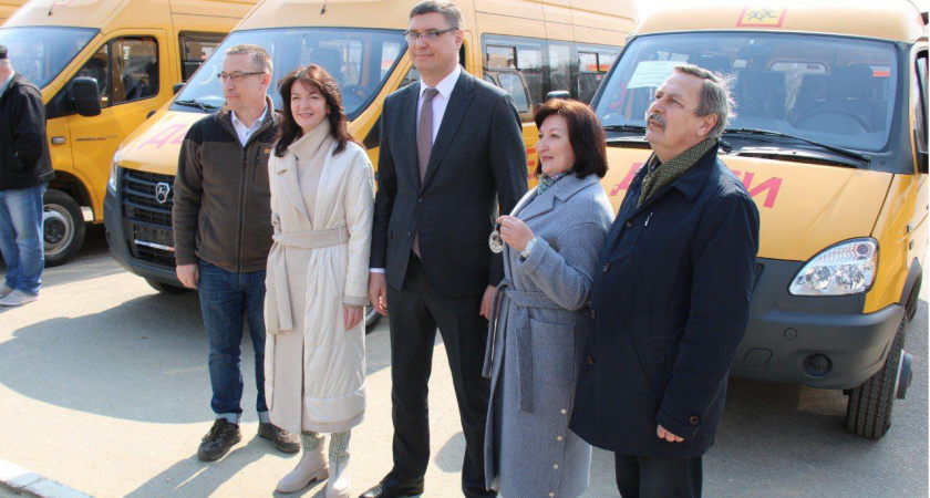 Районы Владимирской области получили 29 новых школьных автобусов 