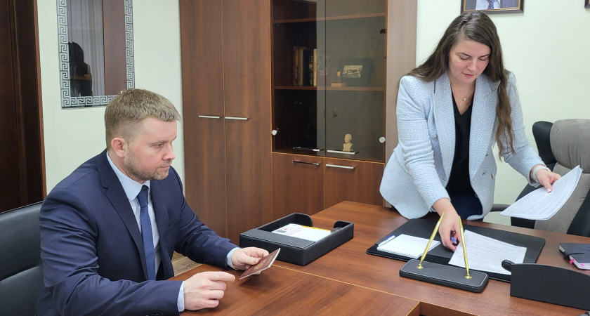 Главврач роддома №2 Телегин подал документы для участия в праймериз "Единой России"