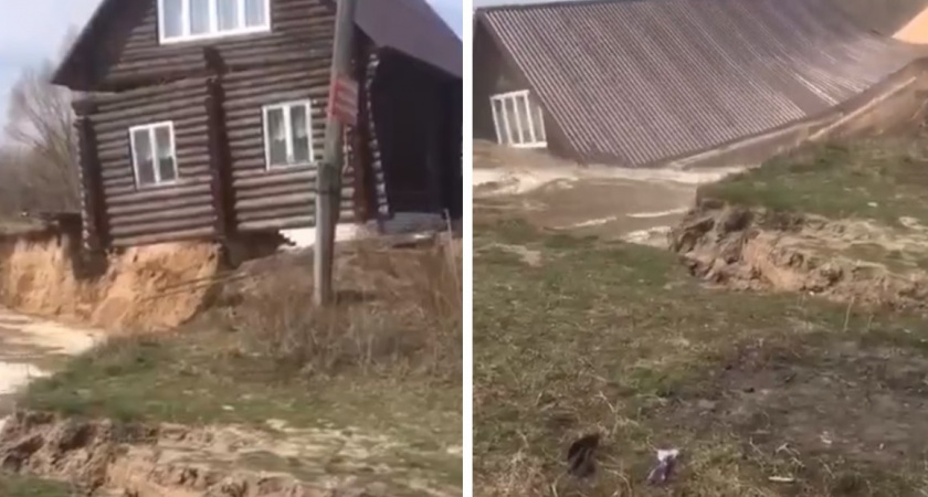 В Меленковском районе деревянный частный дом развалился и уплыл по Оке