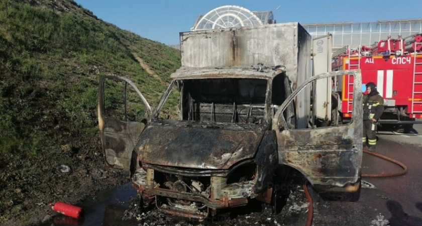 В микрорайоне Юрьевец загорелся грузовой автомобиль