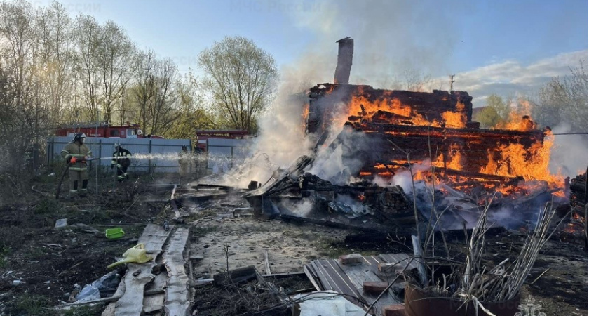В Гусь-Хрустальном районе пожар уничтожил частный жилой дом