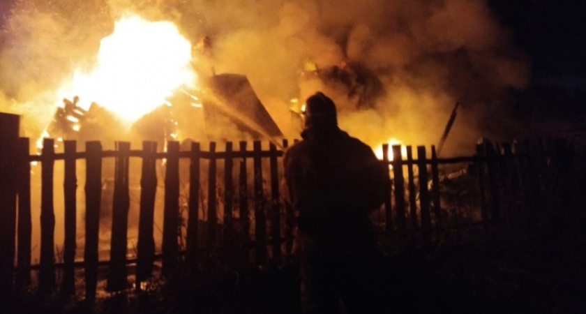 В Гусь-Хрустальном районе пожар уничтожил частный жилой дом