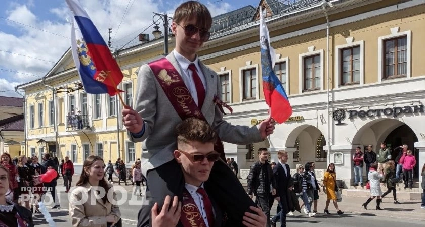 Фото к статье: В центре Владимира ограничат движение транспорта в связи с "Последним звонком"