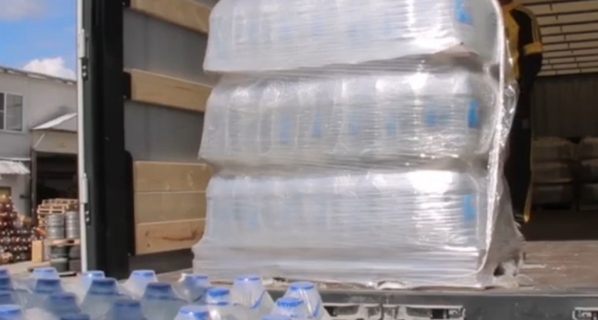 Из Владимирской области в зону СВО отправили 10 тонн воды