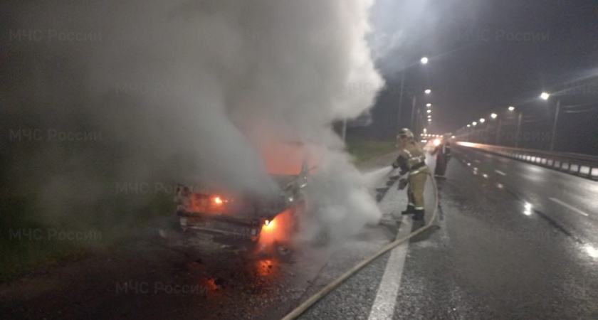 На трассе М-7 во Владимирской области сгорел автомобиль