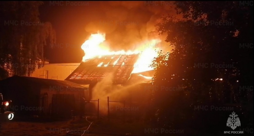 Во Владимире загорелся жилой дом