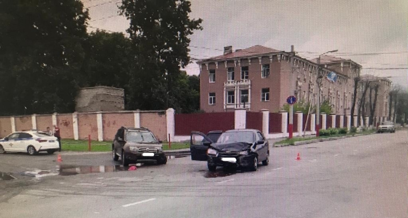 В Муроме при столкновении двух легковушек пострадала 8-летняя девочка