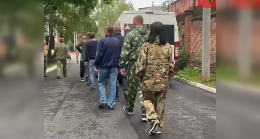 Из Владимирской области в зону СВО вместе с десятью добровольцами отправилась женщина