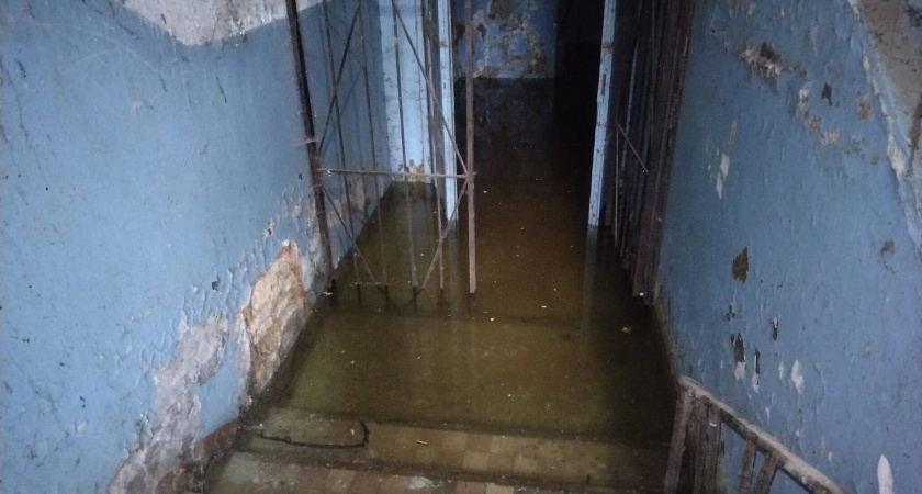 В Кольчугино вода затопила жилой многоквартирный дом