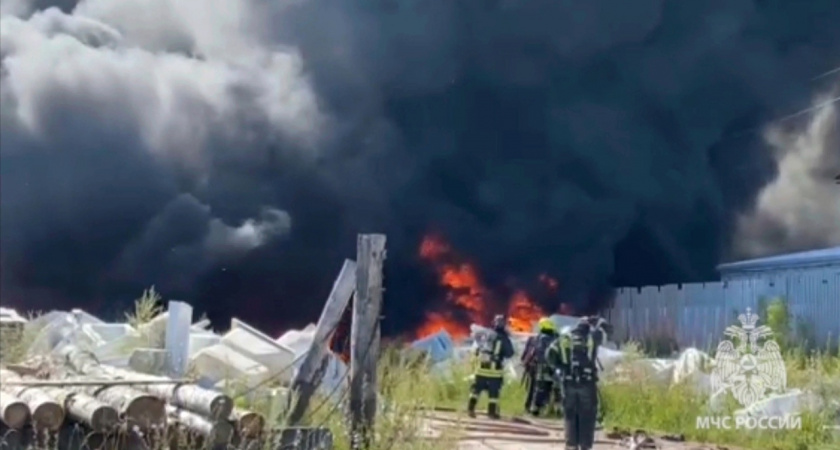 В Ковровском районе загорелось предприятие по производству акриловых ванн