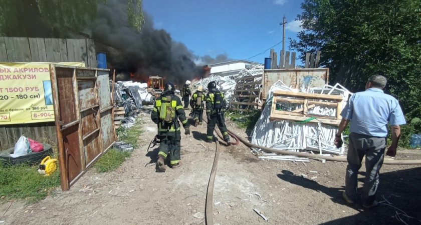 Пожар на производстве акриловых ванн в Ковровском районе потушили спустя почти 6 часов