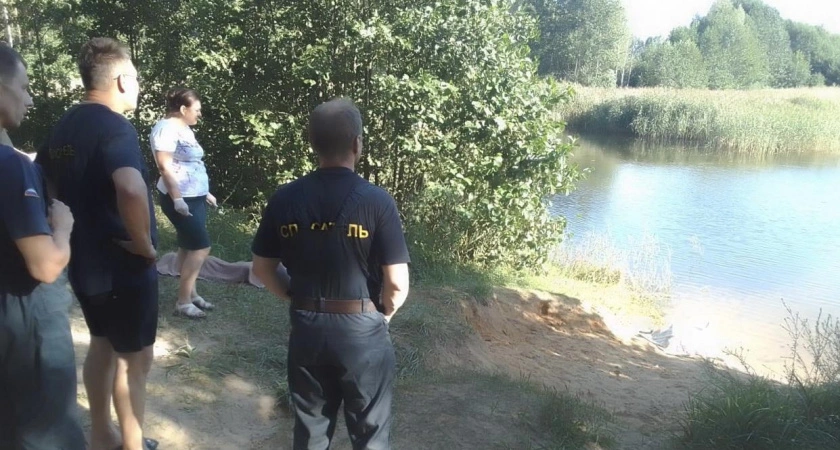 Фото к статье: На запрещенном для купания пруду в Судогодском районе утонули женщина с ребенком