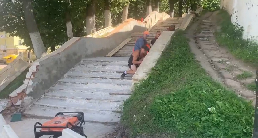 Ремонт лестницы у монастыря в центре Владимира планируют завершить к началу осени