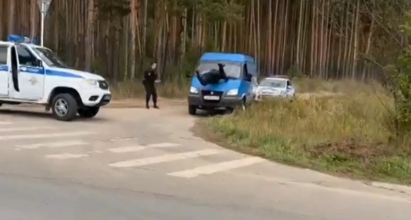 Фото к статье: Ковровчанин на "Газели" сбил полицейского