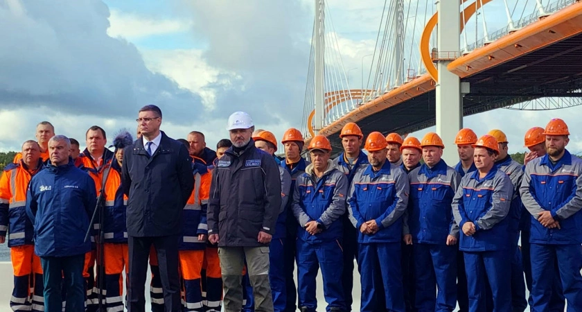 Фото к статье: «Разрешаю... Поехали!» - президент Владимир Путин открыл движение по трассе М-12 до Арзамаса