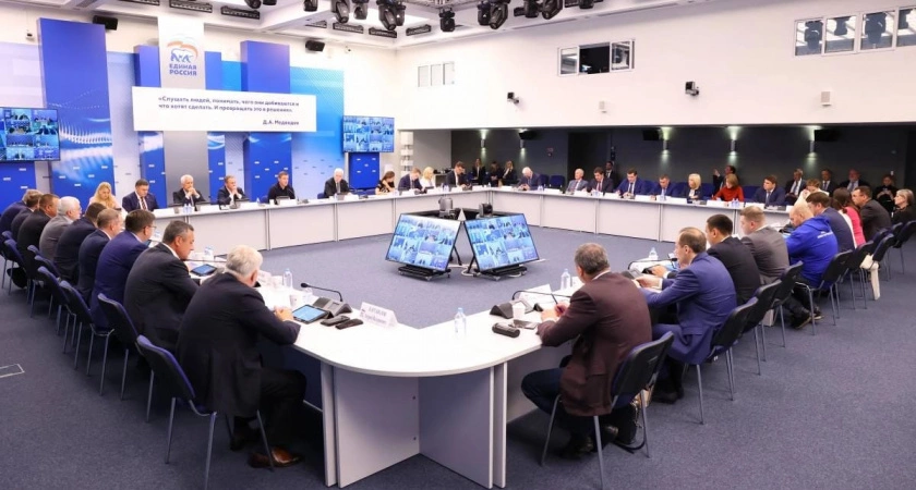 Фото к статье: Безоговорочная победа: «Единая Россия» получила 78% мандатов на всех уровнях выборов