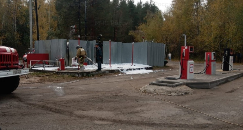 В Вязниковском районе загорелась заправка 